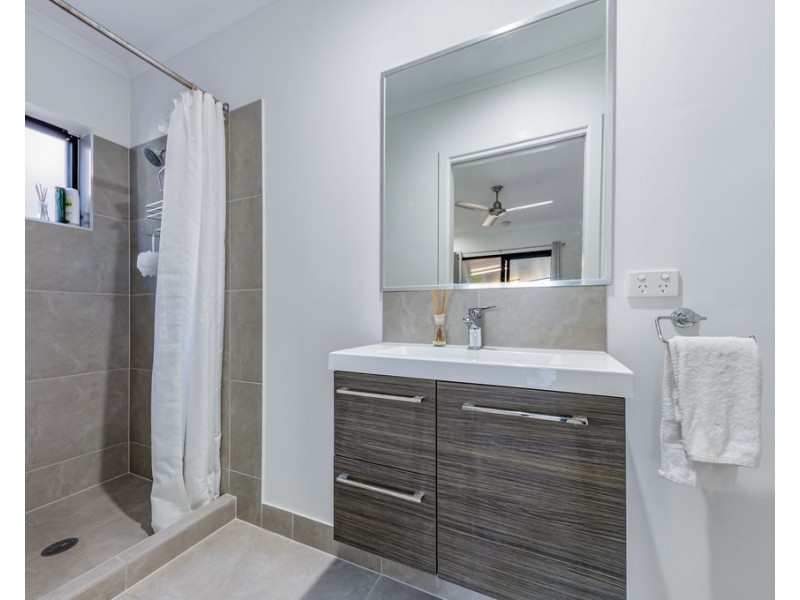 18 Abell Road, Cannonvale QLD 4802