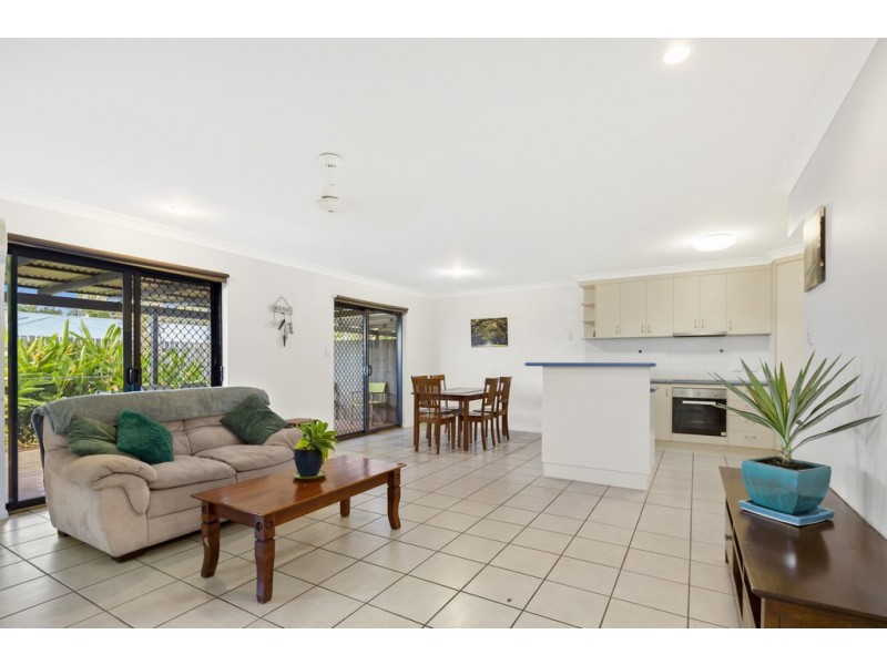 1/18 Banksia Court, Cannonvale QLD 4802