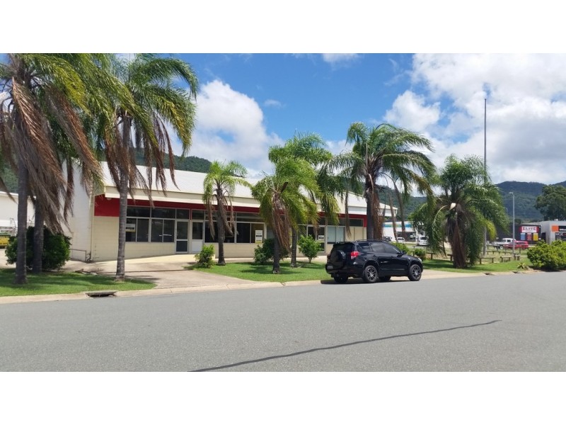 17 William Murray Drive, Cannonvale QLD 4802