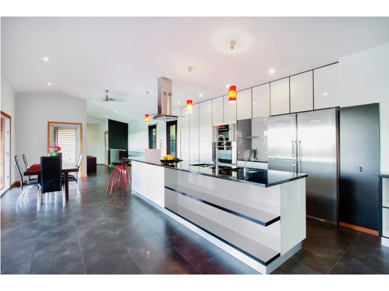 18/14 Hamilton Avenue, Cannonvale QLD 4802