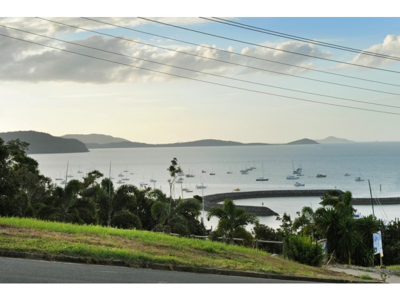 7 Kara Crescent, Airlie Beach QLD 4802