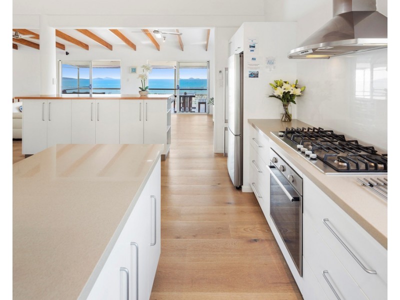 14 Kara Crescent, Airlie Beach QLD 4802