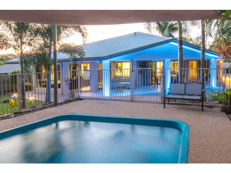 17 Links Drive, Cannonvale QLD 4802