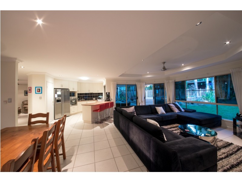 17 Links Drive, Cannonvale QLD 4802