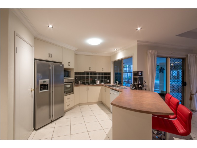 17 Links Drive, Cannonvale QLD 4802