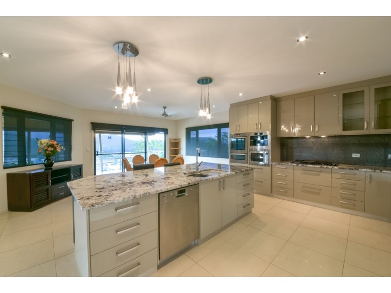 12 Whitehaven Crescent, Cannonvale QLD 4802