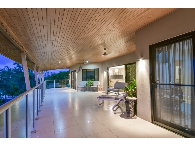 12 Whitehaven Crescent, Cannonvale QLD 4802