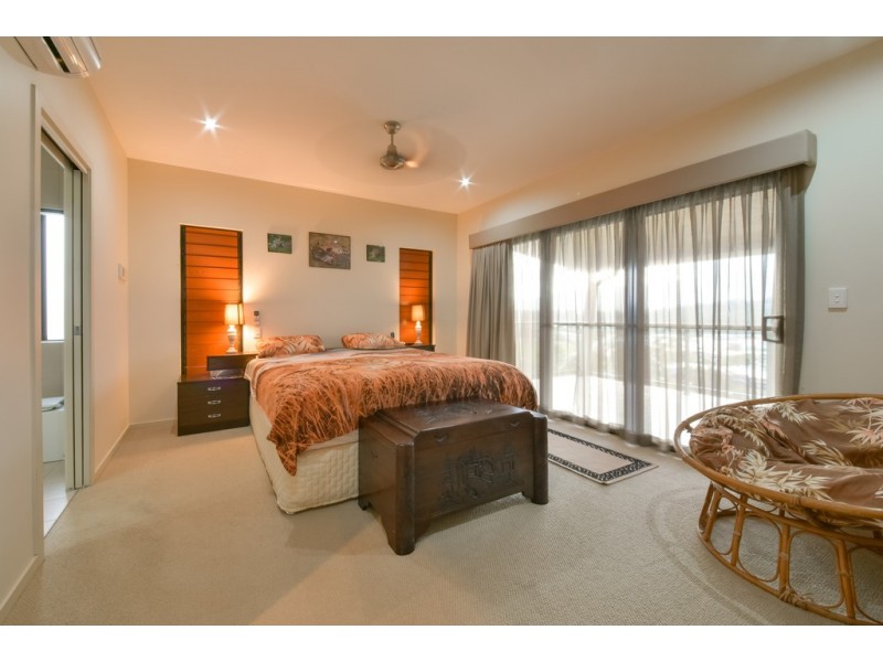 12 Whitehaven Crescent, Cannonvale QLD 4802