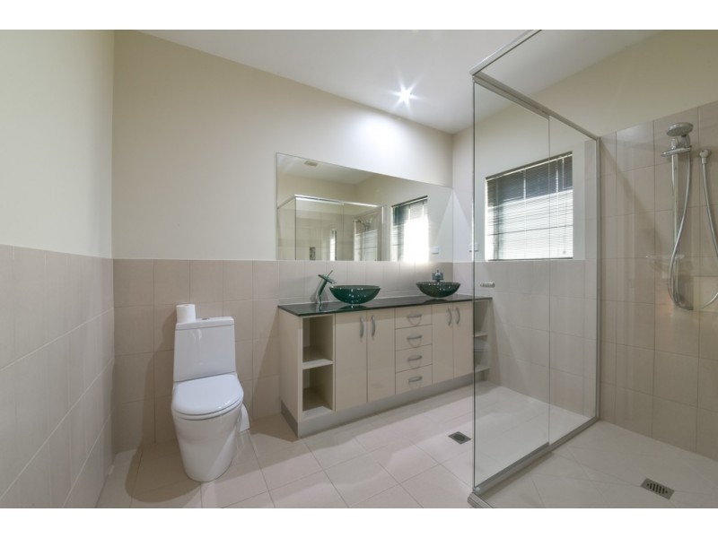 12 Whitehaven Crescent, Cannonvale QLD 4802