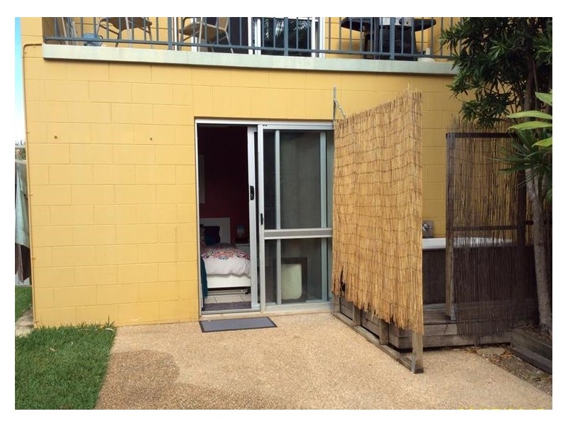 1/1 Pleasant Drive, Cannonvale QLD 4802