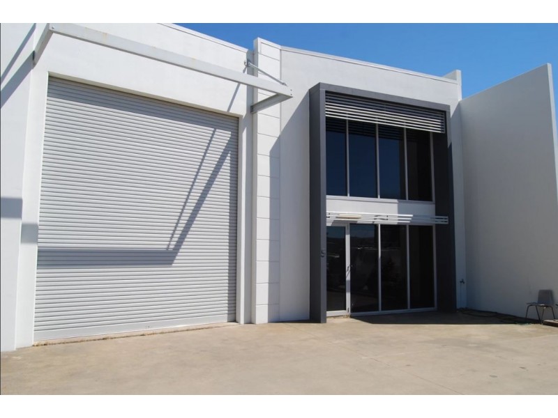 5/8 Myer Lasky Drive, Cannonvale QLD 4802