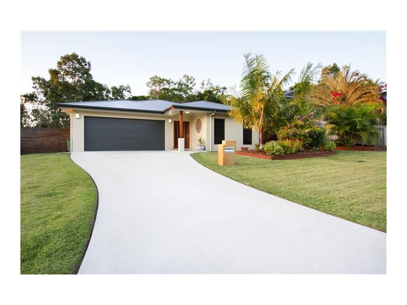 18 Links Drive, Cannonvale QLD 4802