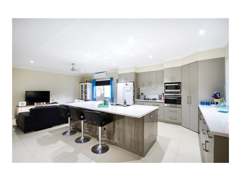 18 Links Drive, Cannonvale QLD 4802