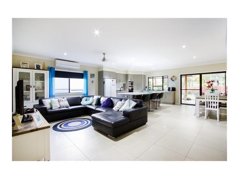 18 Links Drive, Cannonvale QLD 4802