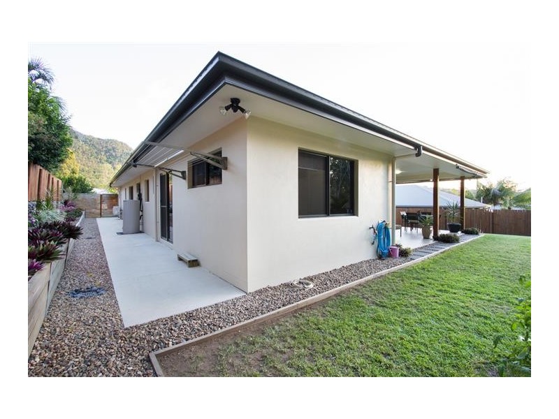 18 Links Drive, Cannonvale QLD 4802