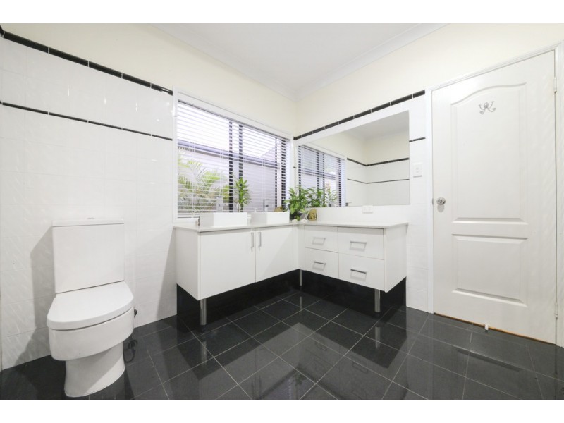 52 Valley Drive, Cannonvale QLD 4802