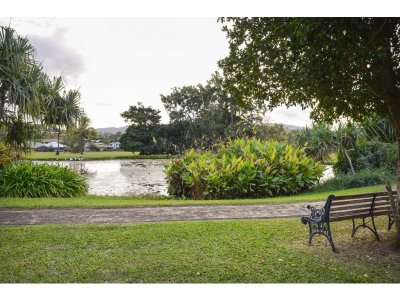52 Valley Drive, Cannonvale QLD 4802