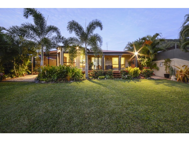 52 Valley Drive, Cannonvale QLD 4802