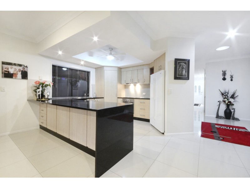 52 Valley Drive, Cannonvale QLD 4802