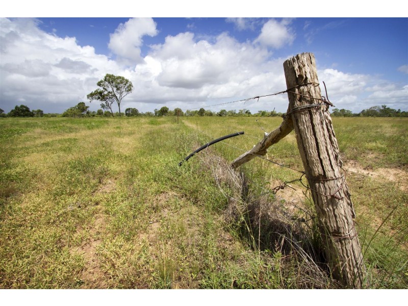 15989 Bruce Highway, Bowen QLD 4805
