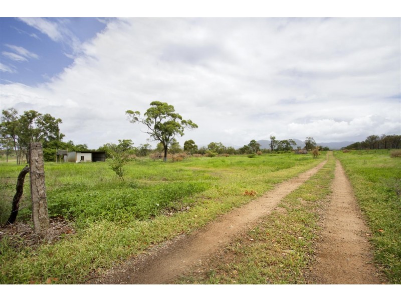 15989 Bruce Highway, Bowen QLD 4805