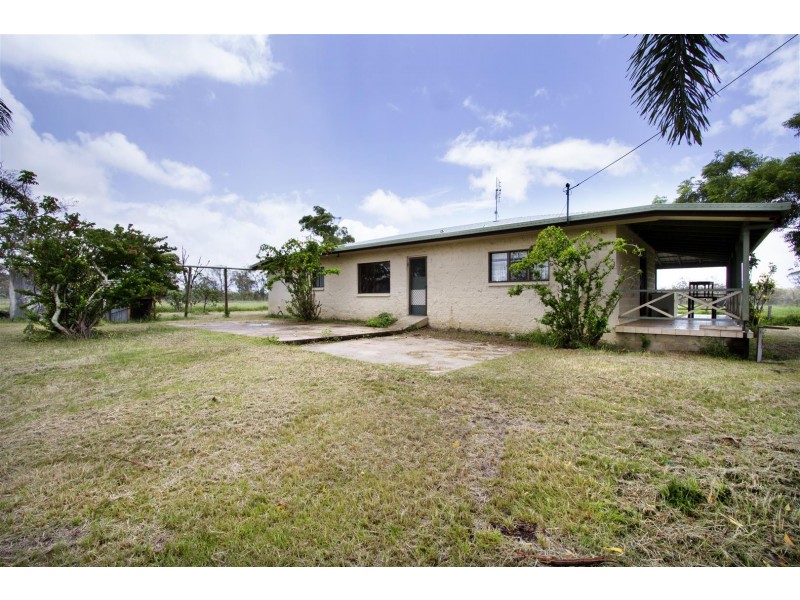 15989 Bruce Highway, Bowen QLD 4805