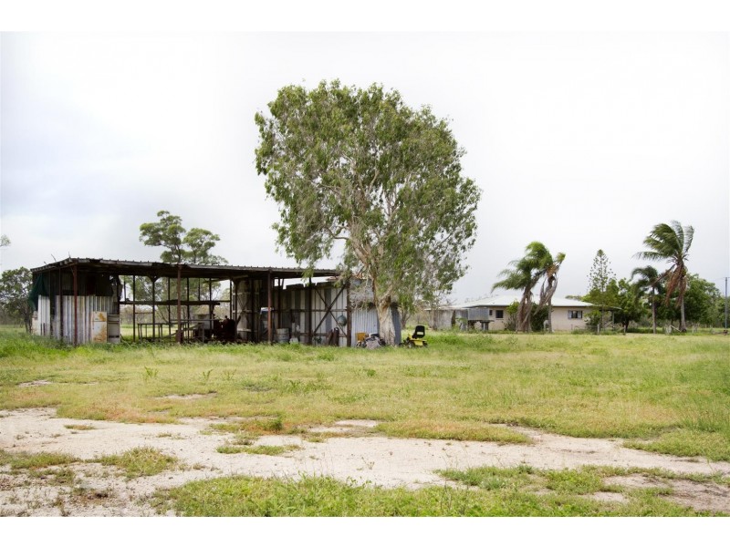 15989 Bruce Highway, Bowen QLD 4805