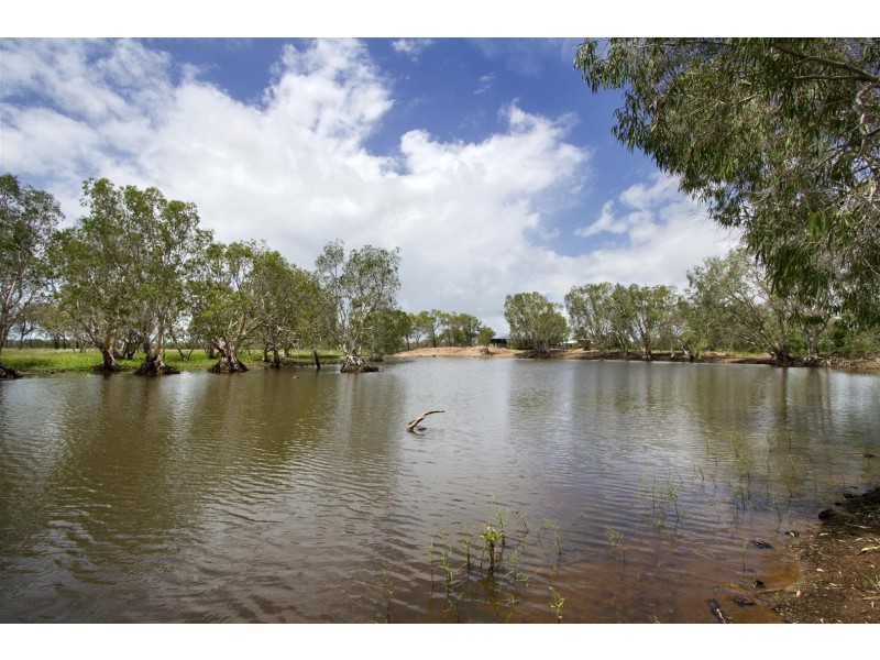 15989 Bruce Highway, Bowen QLD 4805