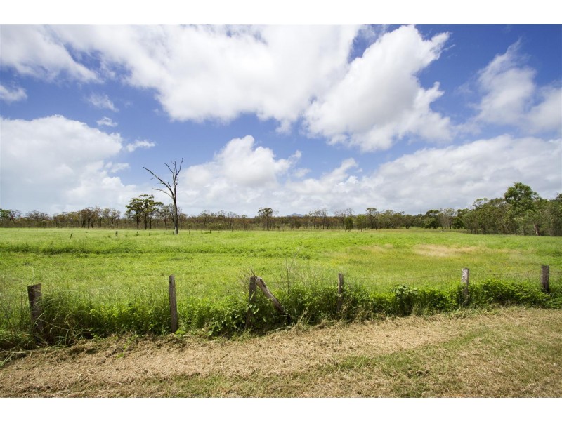 15989 Bruce Highway, Bowen QLD 4805