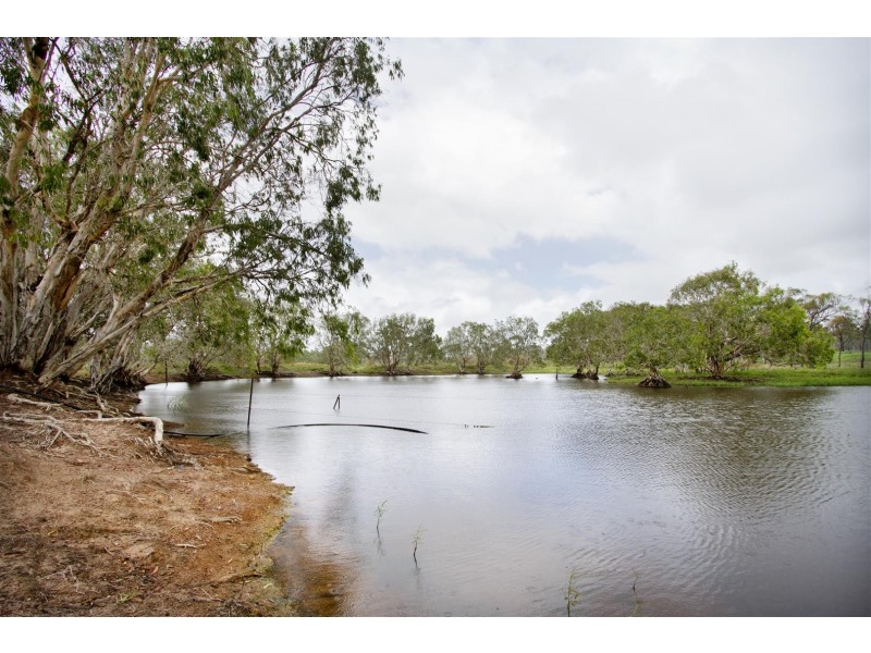 15989 Bruce Highway, Bowen QLD 4805