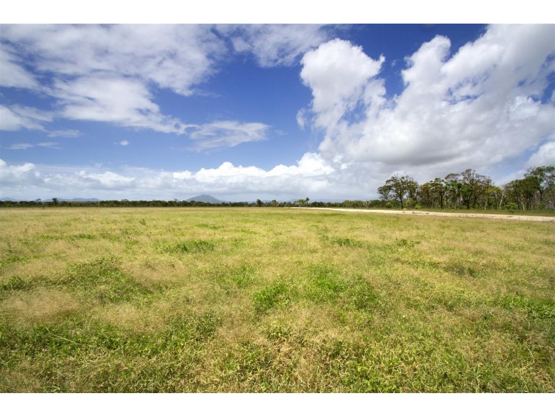 15989 Bruce Highway, Bowen QLD 4805