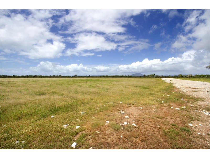 15989 Bruce Highway, Bowen QLD 4805