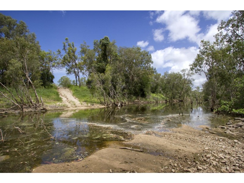 15989 Bruce Highway, Bowen QLD 4805
