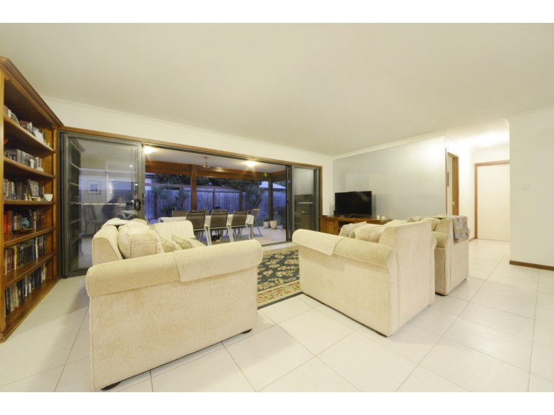12 Wills Court, Cannonvale QLD 4802