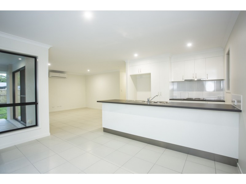 71 Macarthur Drive, Cannonvale QLD 4802