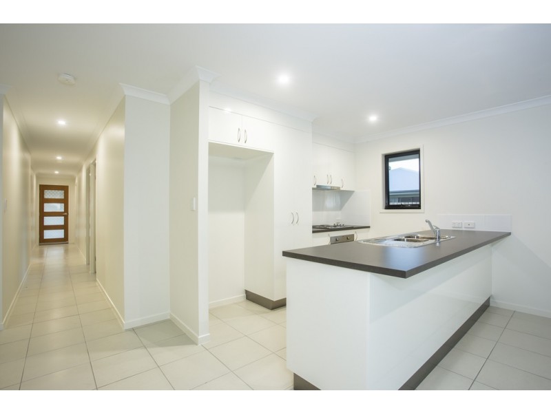 71 Macarthur Drive, Cannonvale QLD 4802