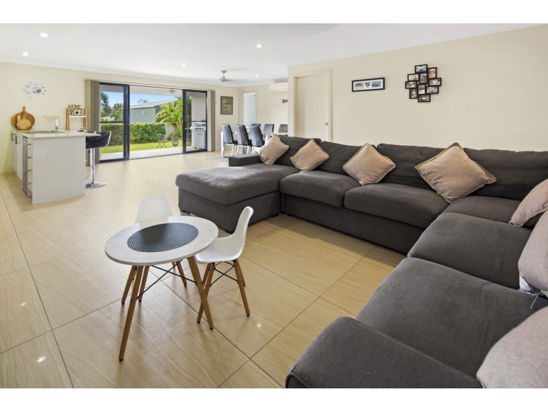 3 Endeavour Circuit, Cannonvale QLD 4802