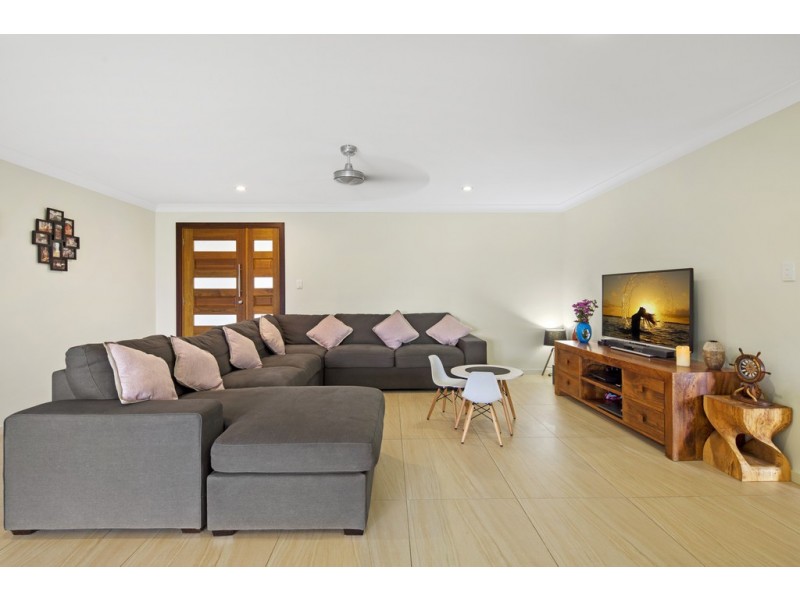 3 Endeavour Circuit, Cannonvale QLD 4802
