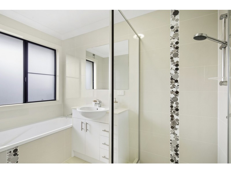 3 Endeavour Circuit, Cannonvale QLD 4802