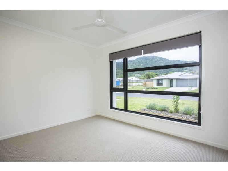 5 Olivia Street, Cannonvale QLD 4802