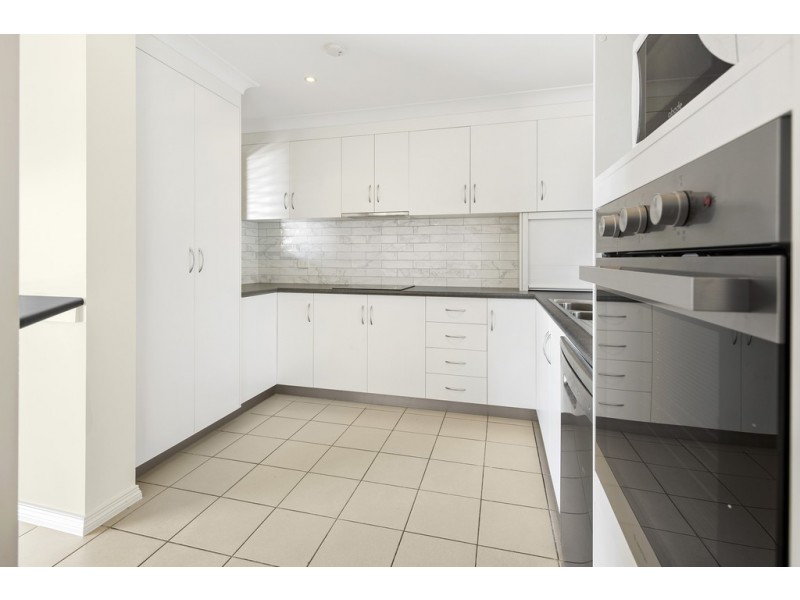 2/8 Golden Orchid Drive, Airlie Beach QLD 4802