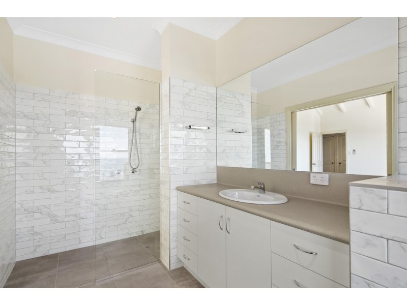 2/8 Golden Orchid Drive, Airlie Beach QLD 4802