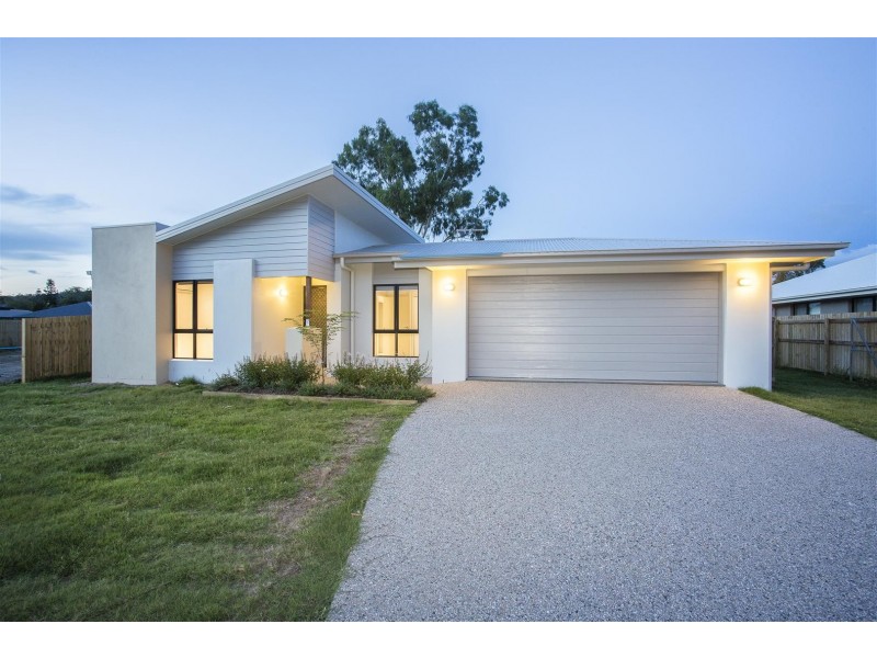 11 Olivia Street, Cannonvale QLD 4802