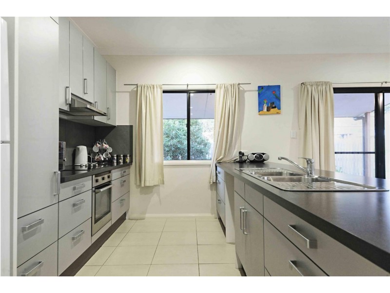 2/59 South Molle Boulevard, Cannonvale QLD 4802
