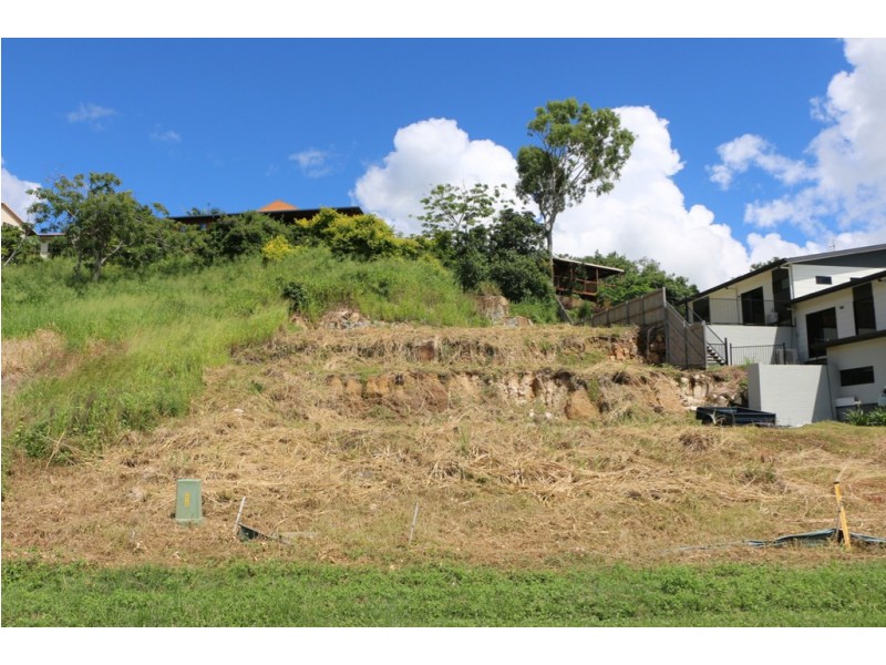 8 Parker Road, Cannonvale QLD 4802