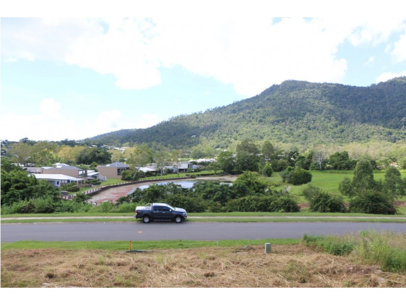 8 Parker Road, Cannonvale QLD 4802