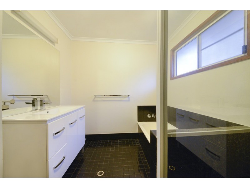 45 Manooka Drive, Cannonvale QLD 4802