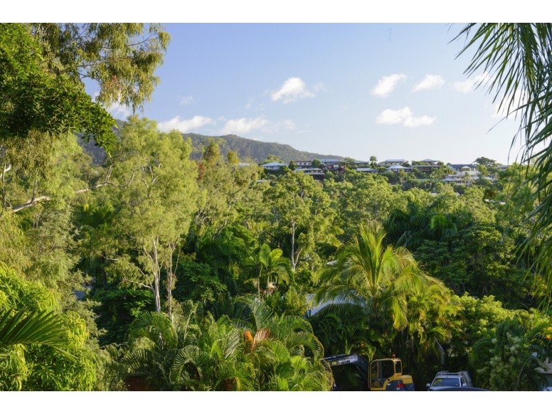 45 Manooka Drive, Cannonvale QLD 4802