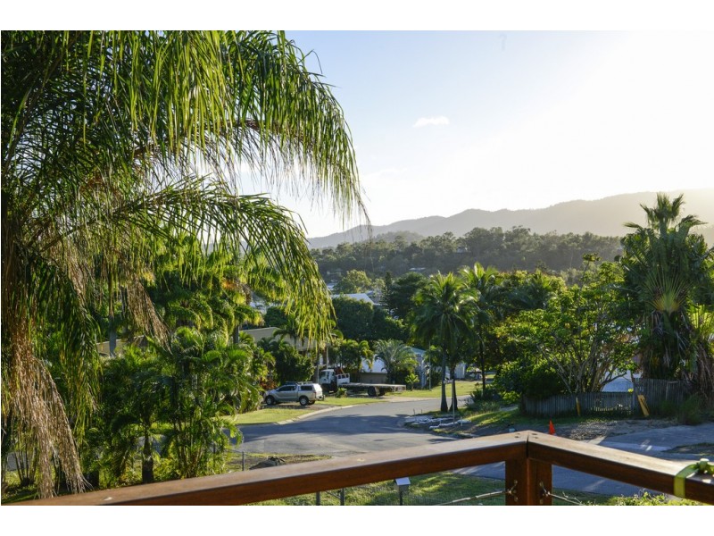 45 Manooka Drive, Cannonvale QLD 4802