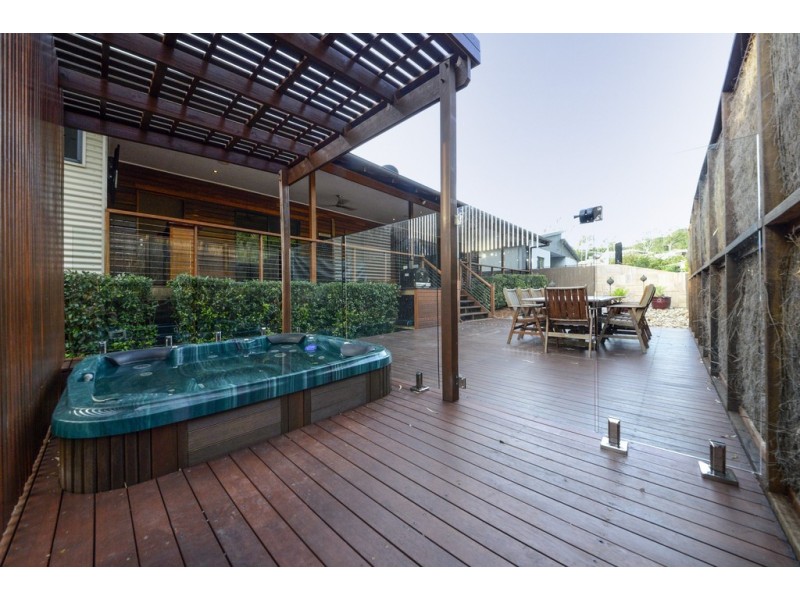 8 Jonquill Court, Cannonvale QLD 4802